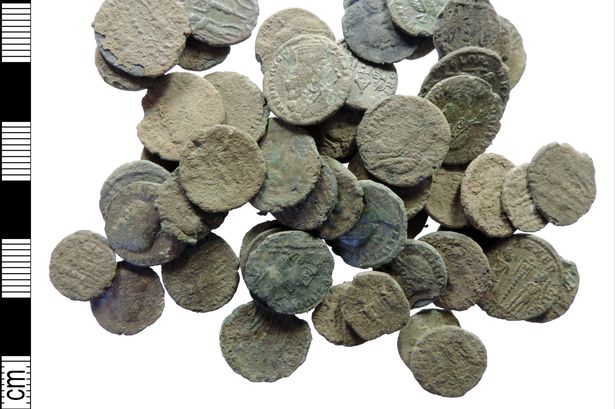 poklad 260 římských mincí z 2. - 4. století